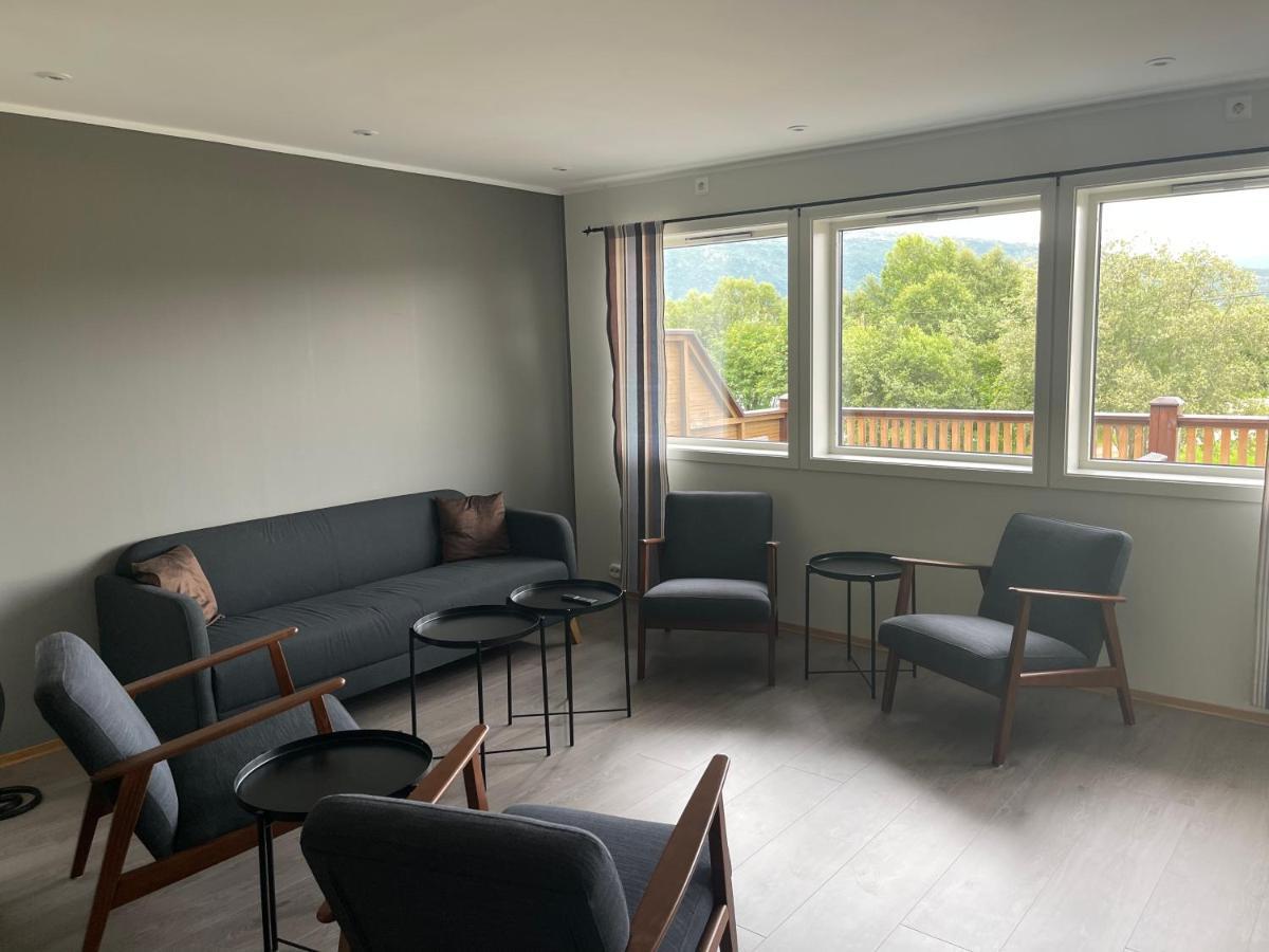Pa Taket Overnatting Sørkjosen Exterior foto
