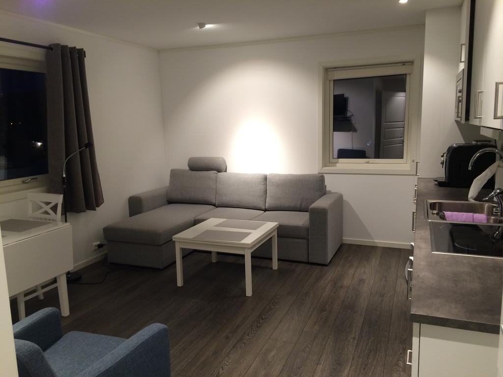 Pa Taket Overnatting Sørkjosen Habitación foto